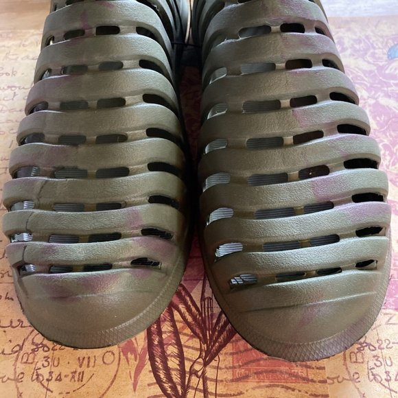 OT Revolution Mens Green Tie Dye Garden or Swim Sandals Men M 10-11 - Picture 5 of 10